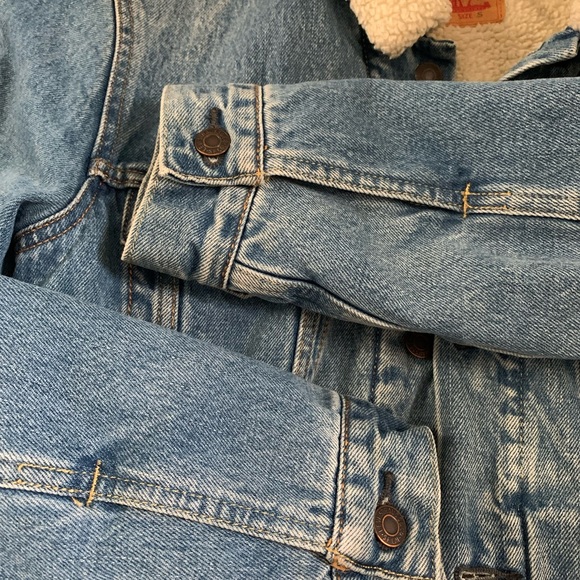 Levi's Trucker Sherpa Button Up Jean Jacket Size Small - Picture 4 of 8